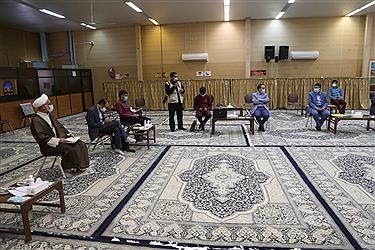 تصویر دیدار جمعی از اصحاب رسانه با نماینده مقام معظم رهبری در استان یزد
