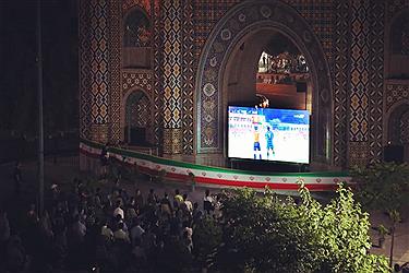 تصویر تصاویر شهروندان منطقه ۱۲ در حین بازی فوتبال تیم ملی ایران-عراق  پارک شوش ۲۵ خرداد ۱۴۰۰