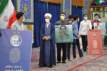تصویر تصاویری از حضور حماسی یزدی ها در پای صندوق های رای