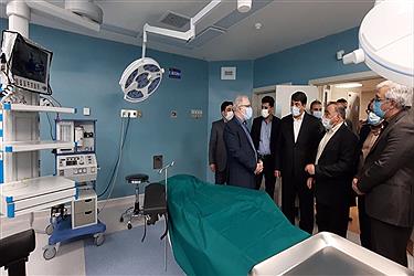 تصویر حضور وزیر بهداشت در یزد و افتتاح دو طرح بهداشتی_درمانی