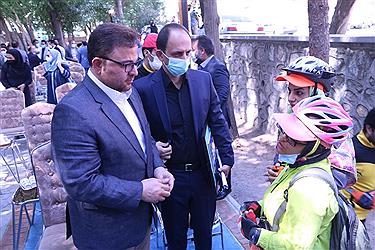 تصویر افتتاحیه مسیرهای دوچرخه سواری شهرجهانی یزد باحضور رئیس و دبیر فدراسیون دوچرخه سواری