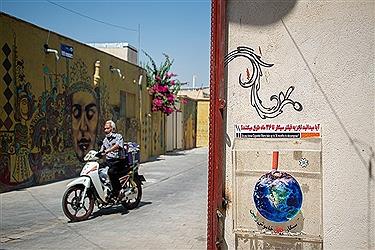تصویر نخستین کوچه گالری ایران در نارنجستان قوام-شیراز