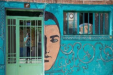 تصویر نخستین کوچه گالری ایران در نارنجستان قوام-شیراز