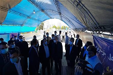 تصویر بازدید وزیر بهداشت از مرکز واکسیناسیون شقایق و بیمارستان امام خمینی ارومیه