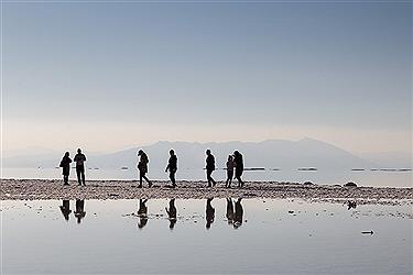 تصویر روزهای کم آبی دریاچه ارومیه