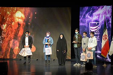 تصویر اختتامیه هفتمین جشنواره فیلم کوتاه دانش آموزی
