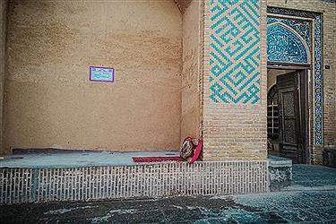 تصویر روایت تصویری پرسون از آتشکده مسجد جامع یزد تا زندان اسکندر
