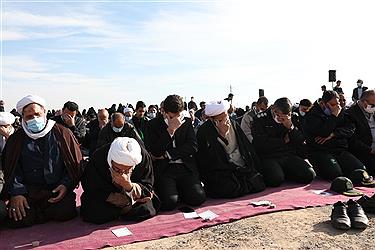 تصویر نماز باران در یزد اقامه شد
