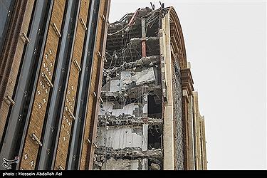 تصویر گزارش تصویری از ریزش ساختمان ۱۰ طبقه متروپل در آبادان