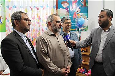 تصویر افتتاح اولین پیشخوان خدمات کتابخانه ای در استان مرکزی