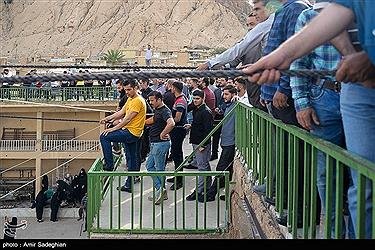 تصویر آیین برپایی خیمه های عزاداری محرم در  زرقان- فارس