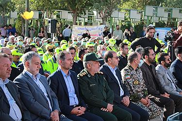 تصویر مراسم بدرقه خادمین حسینی شهرداری اراک به عتبات عالیات
