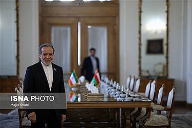 تصویر دیدار وزیر امور خارجه عمان با عراقچی