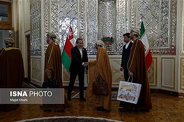تصویر دیدار وزیر امور خارجه عمان با عراقچی