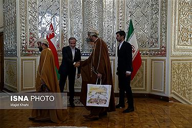 تصویر دیدار وزیر امور خارجه عمان با عراقچی
