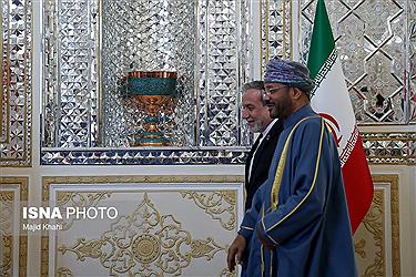 تصویر دیدار وزیر امور خارجه عمان با عراقچی
