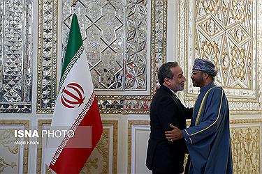 تصویر دیدار وزیر امور خارجه عمان با عراقچی