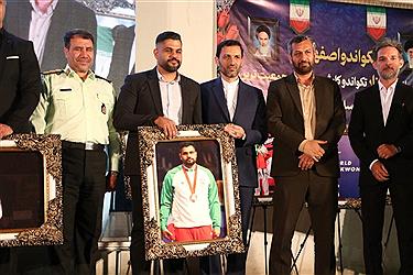 تصویر تصاویر پُرسون از مراسم تجلیل از مدال آوران جهانی و آسیایی تکواندو با حضور استاندار اصفهان