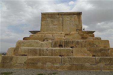 تصویر گزارش اختصاصی پُرسون از مجموعه جهانی پاسارگاد&#47; عکس ببینید