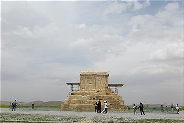 تصویر گزارش اختصاصی پُرسون از مجموعه جهانی پاسارگاد&#47; عکس ببینید