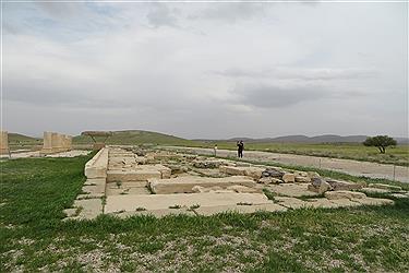 تصویر گزارش اختصاصی پُرسون از مجموعه جهانی پاسارگاد&#47; عکس ببینید