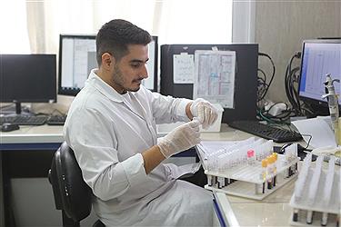 تصویر قهرمانان بی‌ادعایی که نبض زندگی را در دست دارند/ببینید