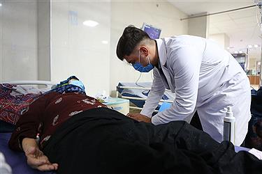 تصویر قهرمانان بی‌ادعایی که نبض زندگی را در دست دارند/ببینید