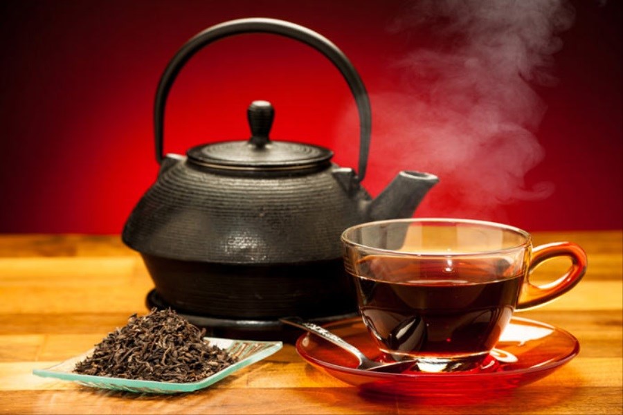 معایب نوشیدن چای داغ