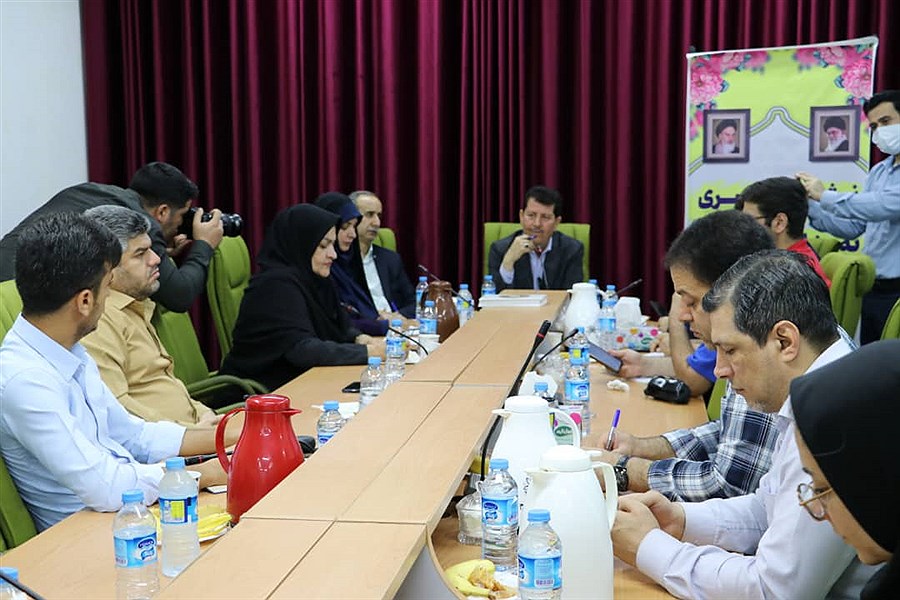 دکتر مهرداد شریفی رئیس مرکز بهداشت خوزستان در نشست خبری