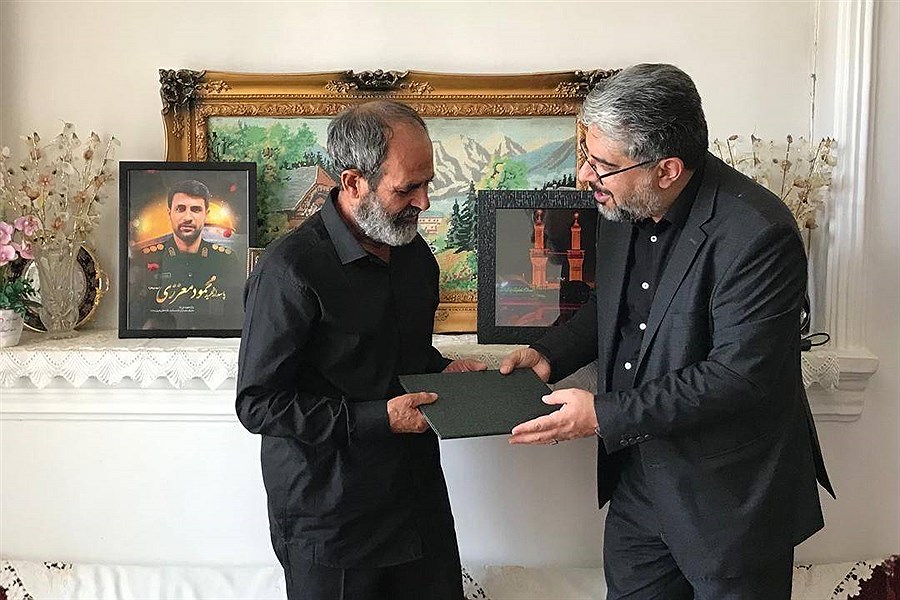 حرکت قابل‌تقدیر داود قربانیان مدیرعامل فروشگاه شهروند در تکریم خانواده شهدای جنگ ۱۲ روزه