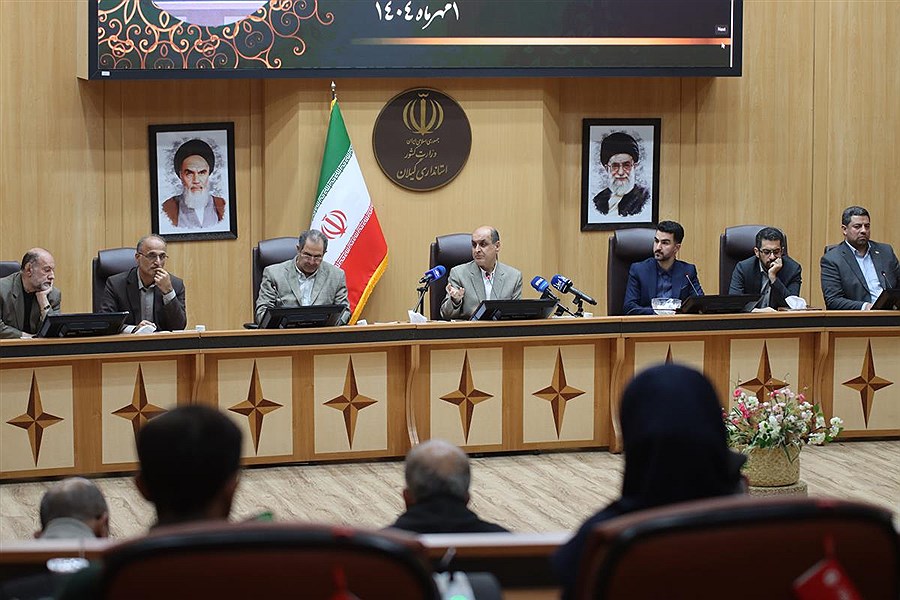 هادی حق شناس استاندار گیلان در نشست خبری با اصحاب رسانه و خبرنگاران