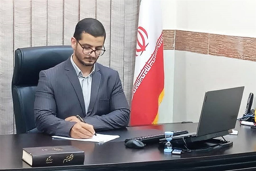 دکتر علیرضا مزرعه نویسنده کتاب نشان
