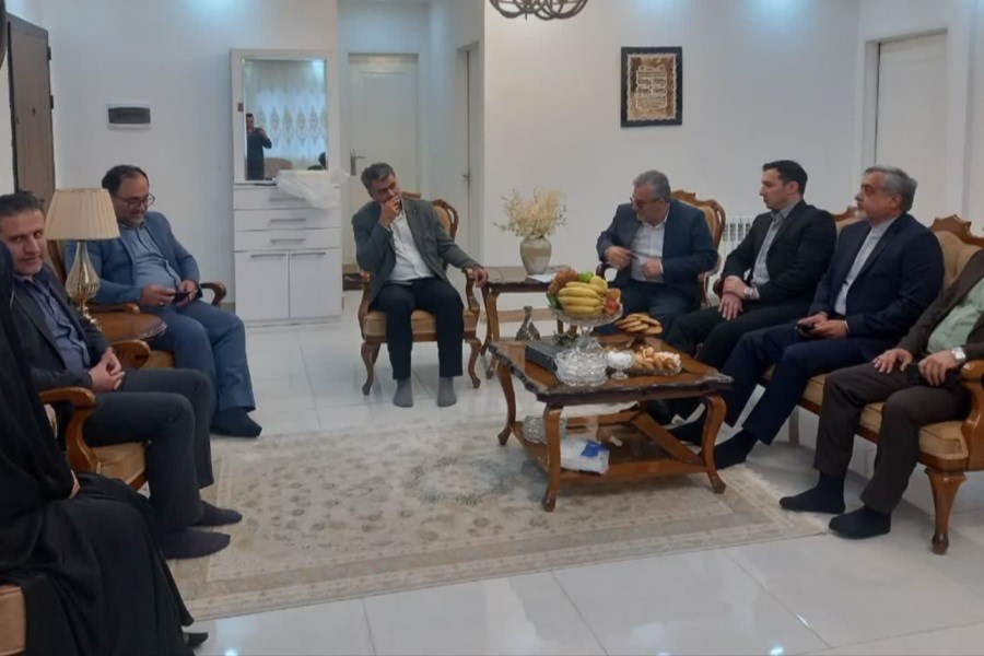 دیدار فرماندار رشت با خانواده شهدای جیران‌زاده و رحمانی