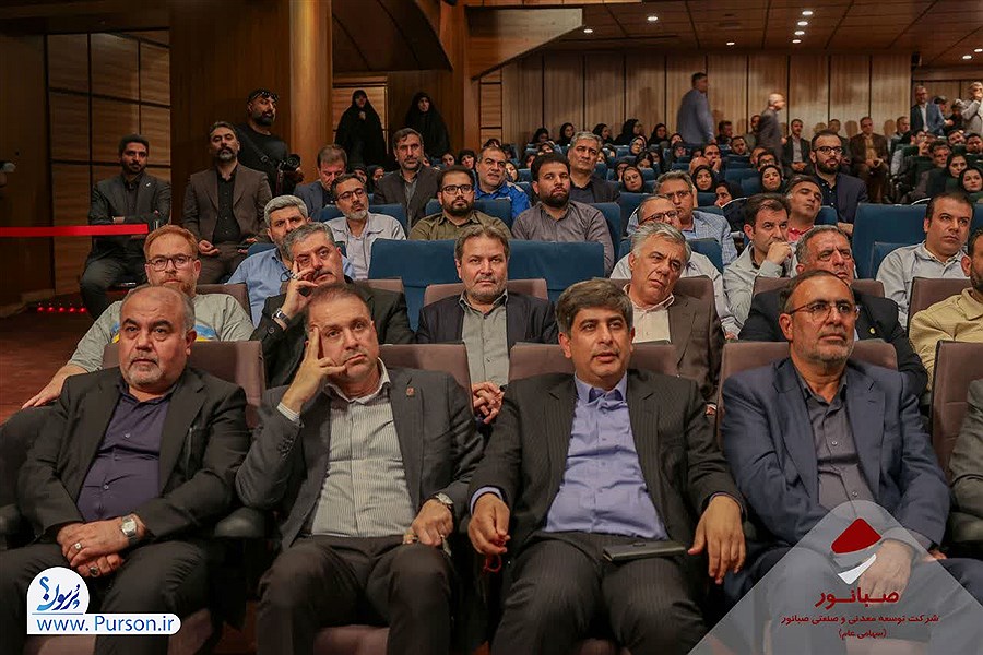 حضور داریوش اسماعیلی و مدیران صبانور در آیین نکوداشت رهبر شهید