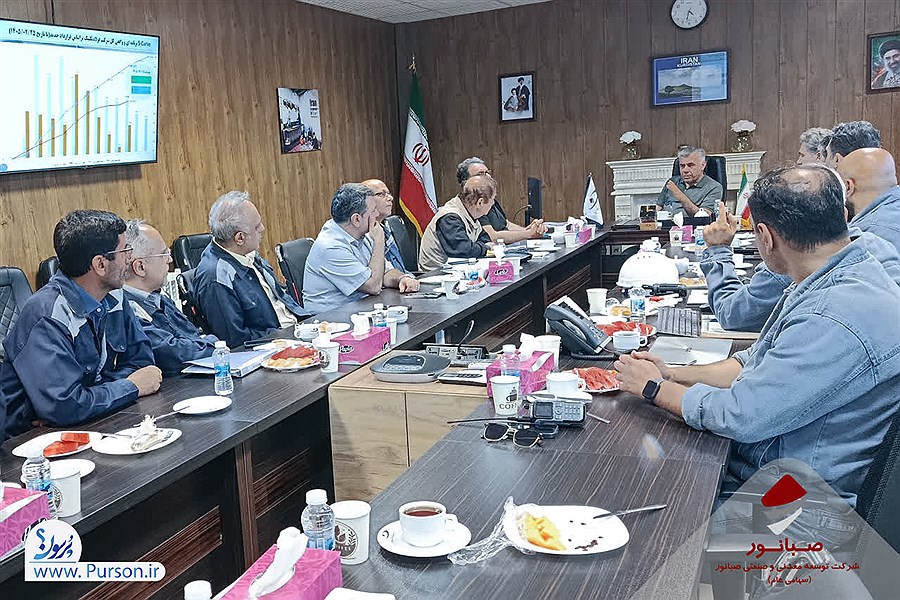 داریوش اسماعیلی مدیرعامل شرکت معدنی و صنعتی صبانور در محل پروژه گندلهسازی صبا امید خاورمیانه کردستان