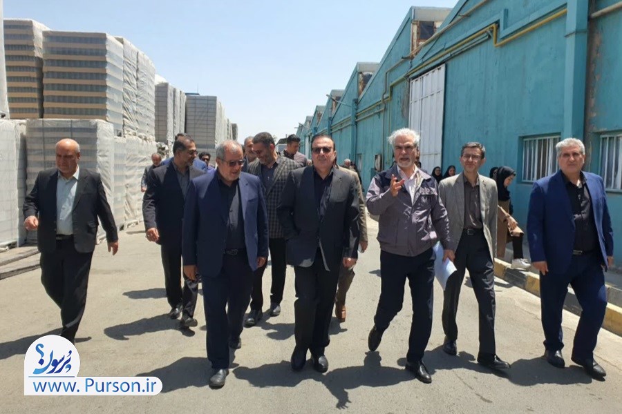 محمد نوذری استاندار قزوین در کارخانه شیشه مینا قزوین