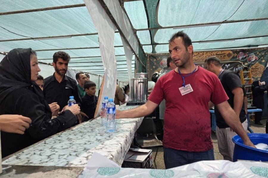 خدمت‌رسانی شبانه‌روزی کارکنان فولاد شاهرود به زائران