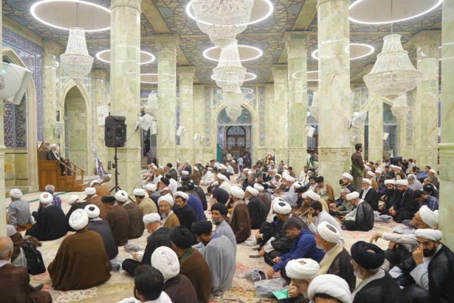 حضور علما و اقشار مختلف مردم در مراسم دومین سالگرد آیت‌الله محفوظی