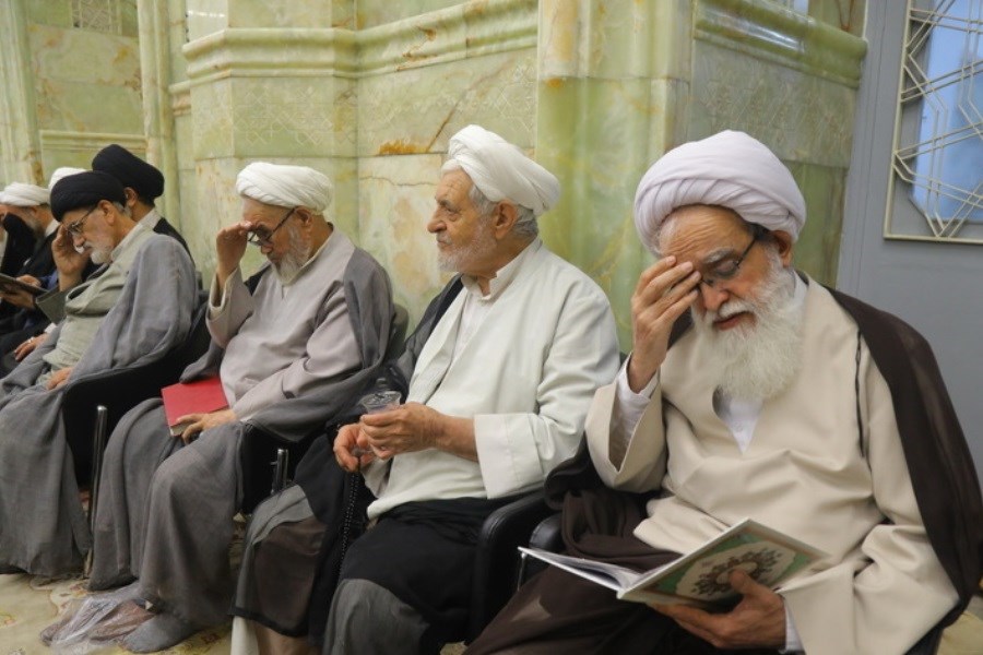 حضور مراجع تقلید و علما در مراسم بزرگداشت آیت‌الله محفوظی