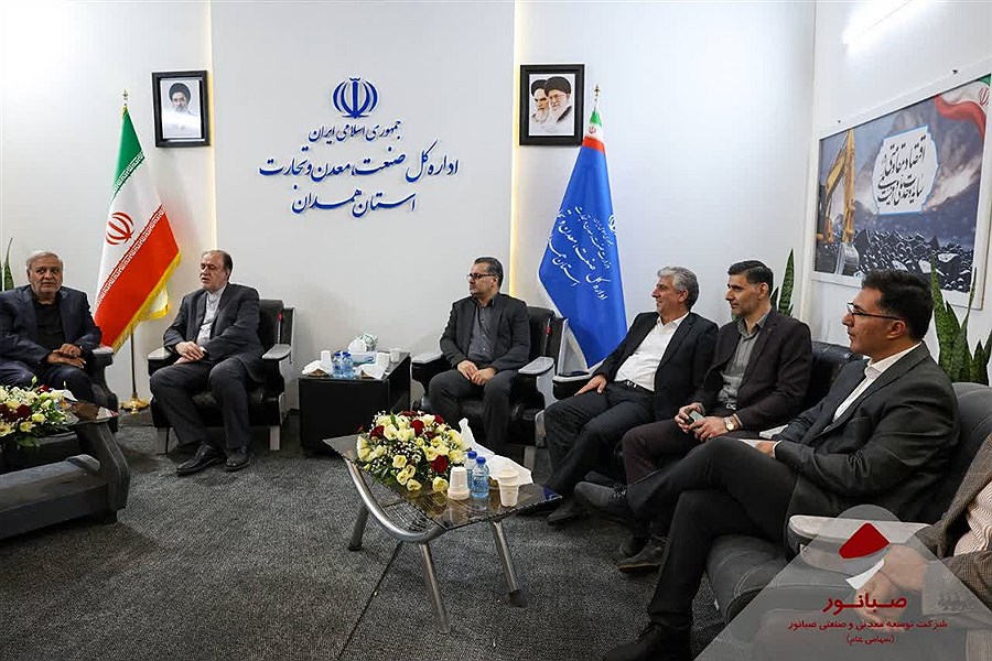 گفت‌وگوی مدیران صبانور با نمایندگان مجلس در نمایشگاه معدن همدان
